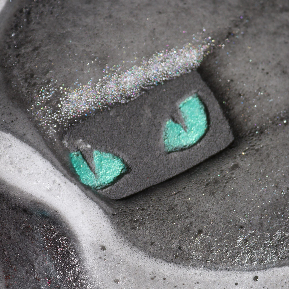 Cats Eyes Bath Bomb (80g)